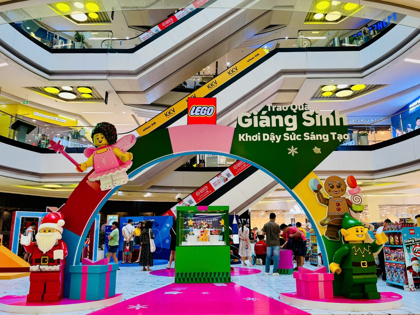 Giáng sinh LEGO - Khơi dậy sáng tạo cho bé!- Ảnh 1.