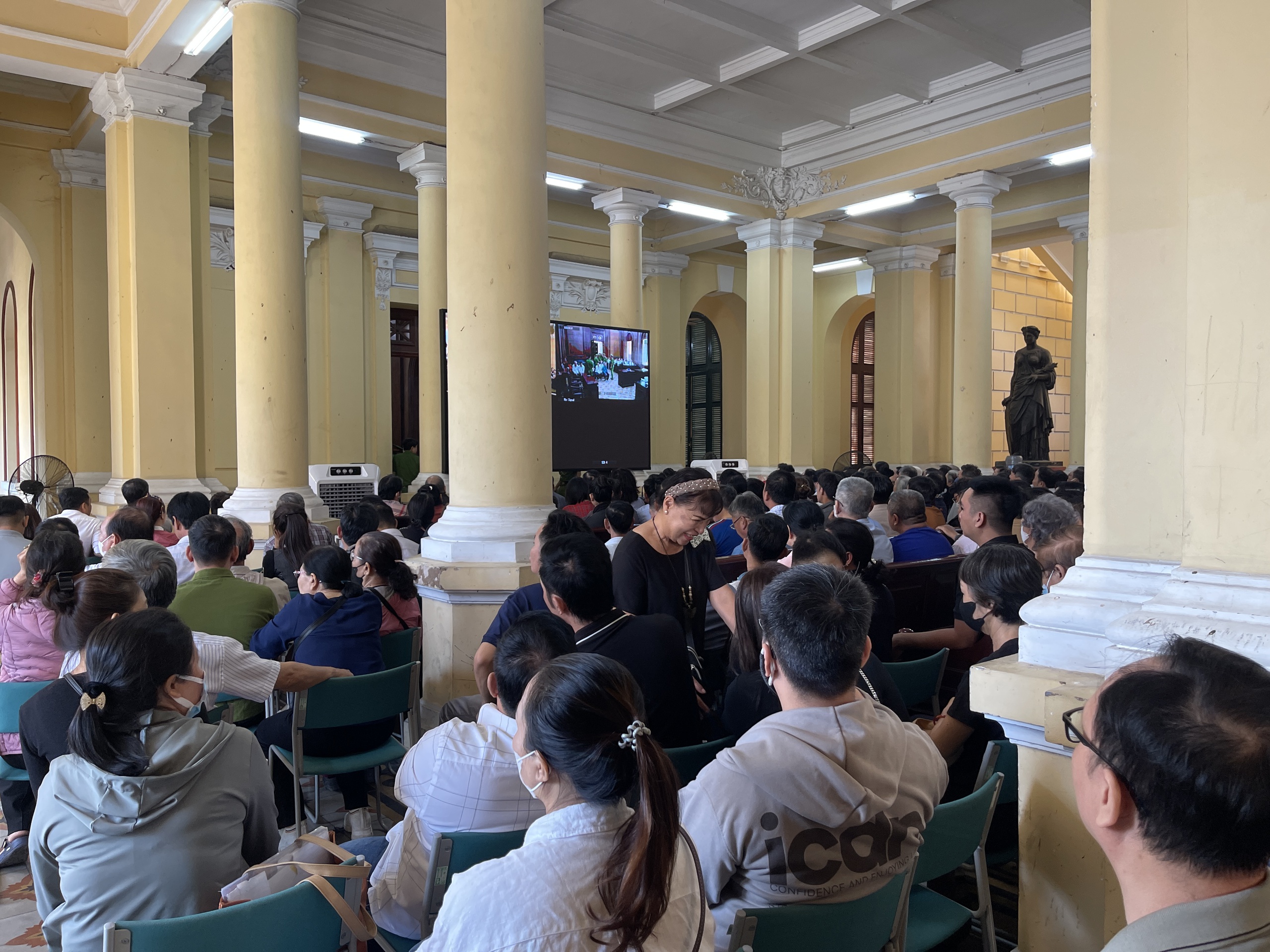 Vụ Công ty Angel Lina: Rất đông bị hại đến toà- Ảnh 1.