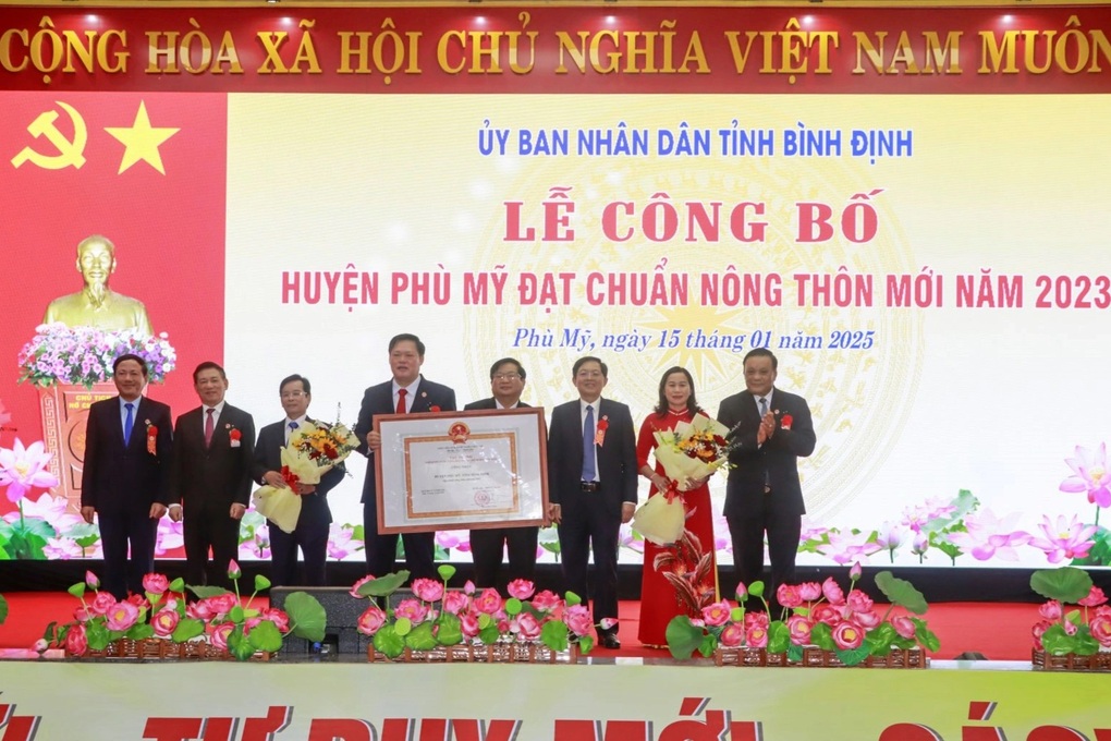 Huyện nông thôn mới phấn đấu không còn hộ nghèo - 2