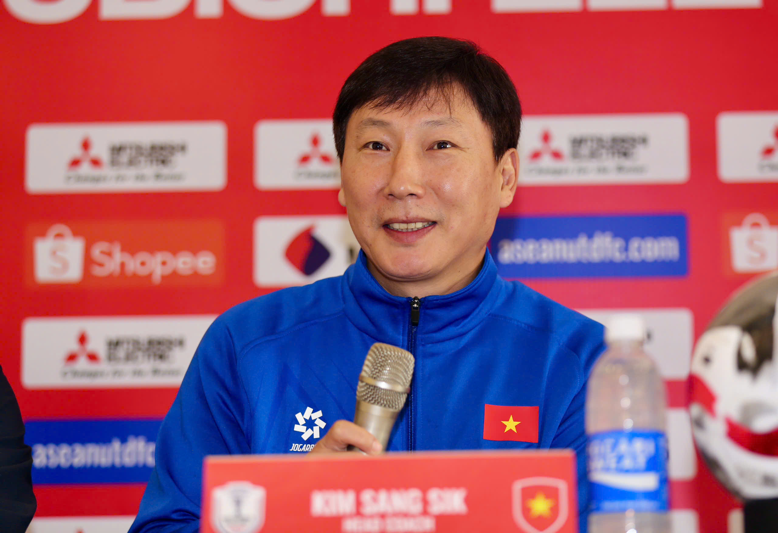 Những phát biểu 'chất phát ngất' của HLV Kim Sang-sik ở chiến dịch AFF Cup 2024- Ảnh 1.