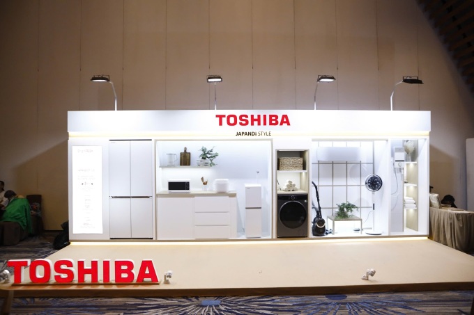 Sản phẩm tủ lạnh và hệ sinh thái gia dụng Japandi từ Toshiba. Ảnh: Quỳnh Trần