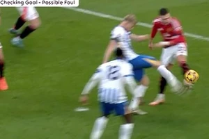 Premier League ra tuyên bố về quyết định đáng xấu hổ của VAR trận MU thua Brighton