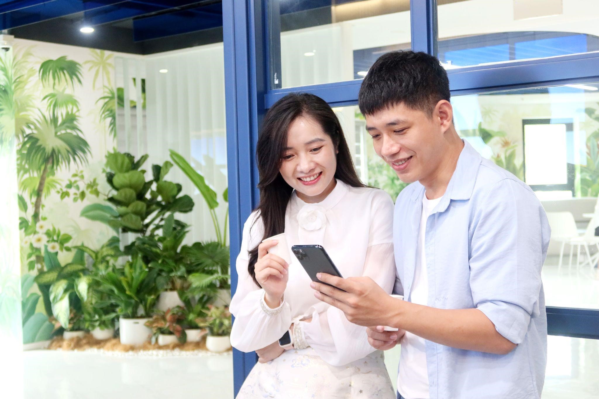 Nhiều bạn trẻ hài lòng với dịch vụ đặt tàu xe trên BIDV SmartBanking