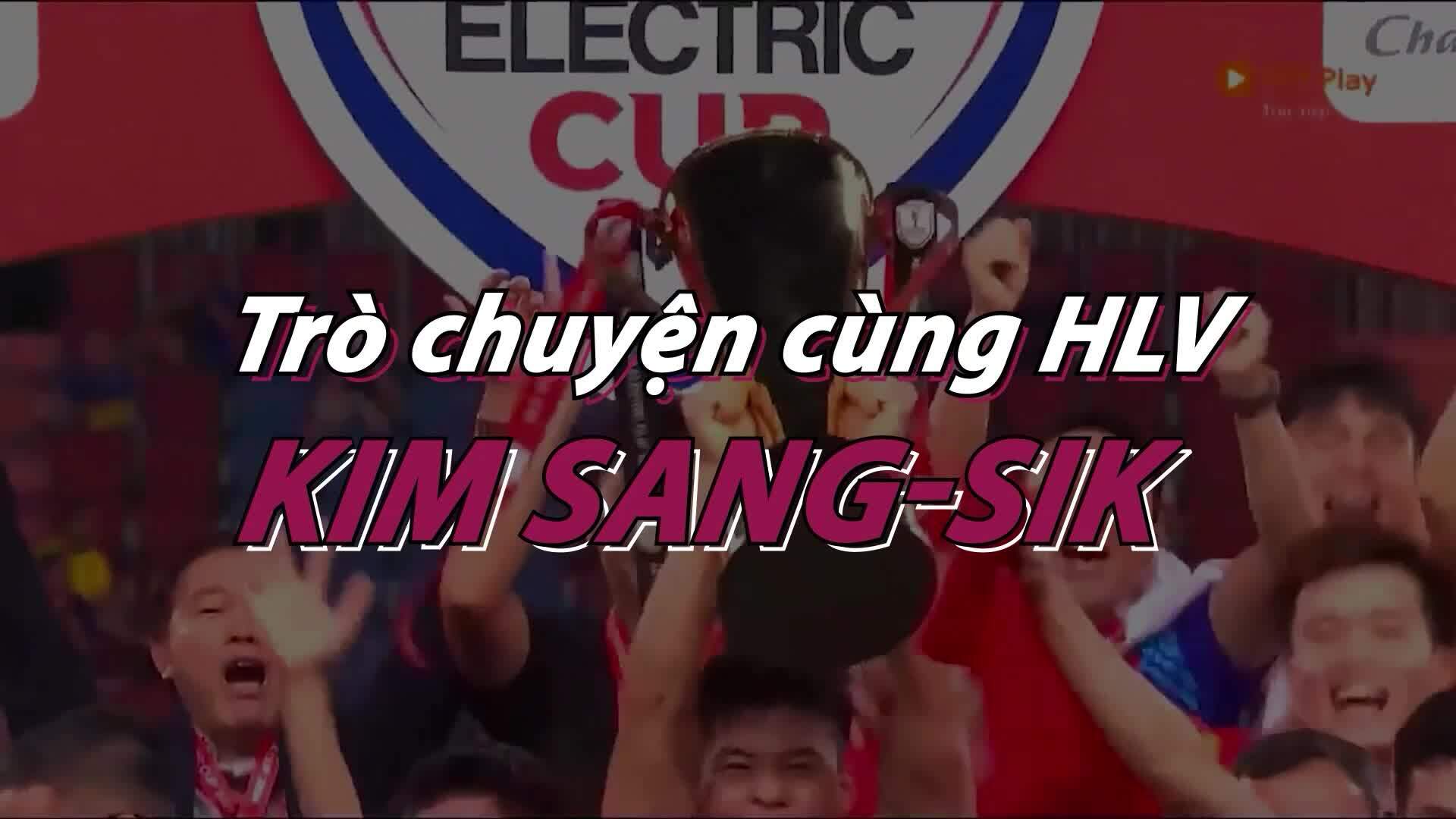 HLV Kim Sang-sik trả lời phỏng vấn