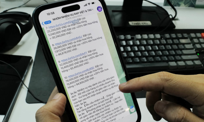 Một người dùng đang xem nhiệm vụ được rao trên một group trên Telegram. Ảnh: Ngọc Thành