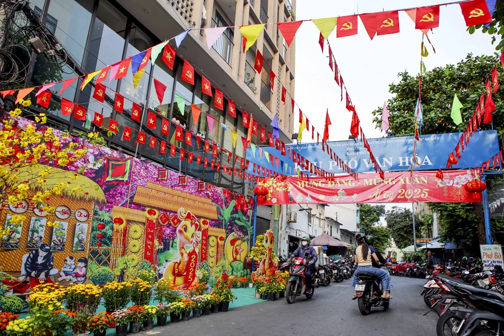 'Chiếc áo Tết' của hẻm Sài Gòn