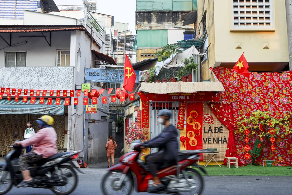 'Chiếc áo Tết' của hẻm Sài Gòn