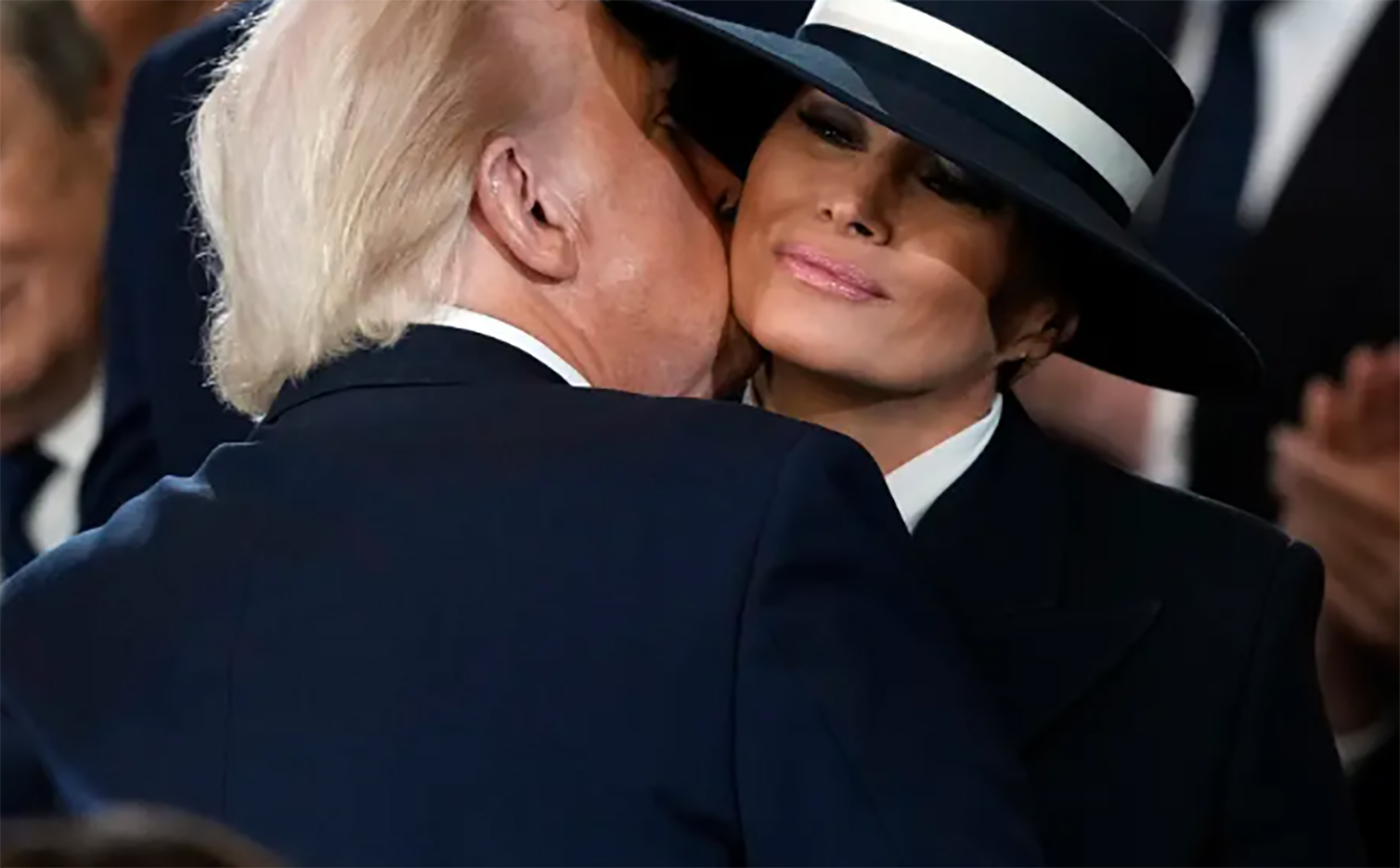 Cựu người mẫu Melania Trump, đệ nhất phu nhân Mỹ, không lệ thuộc chồng- Ảnh 2.