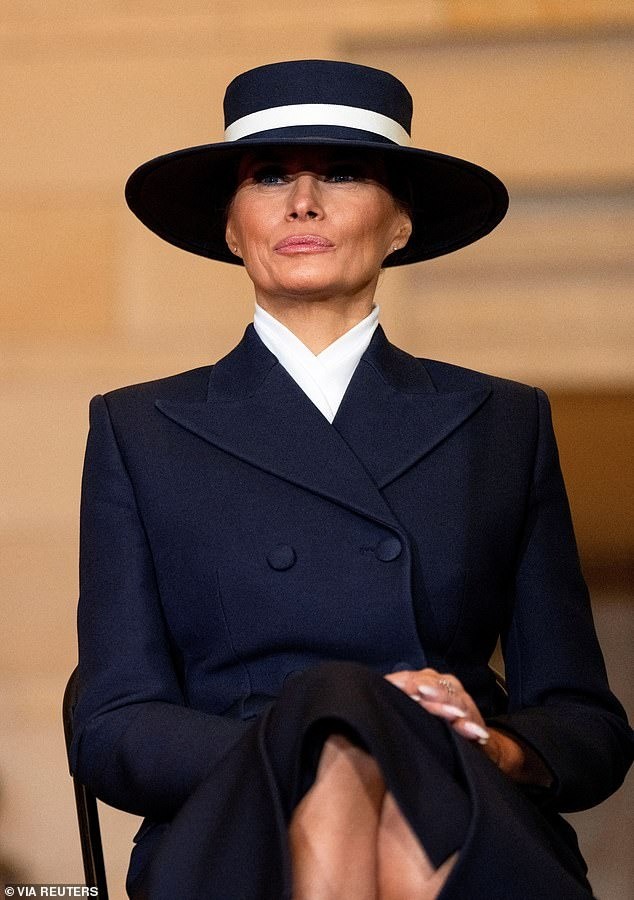 Chiếc váy báo thù của bà Melania Trump - Ảnh 5.