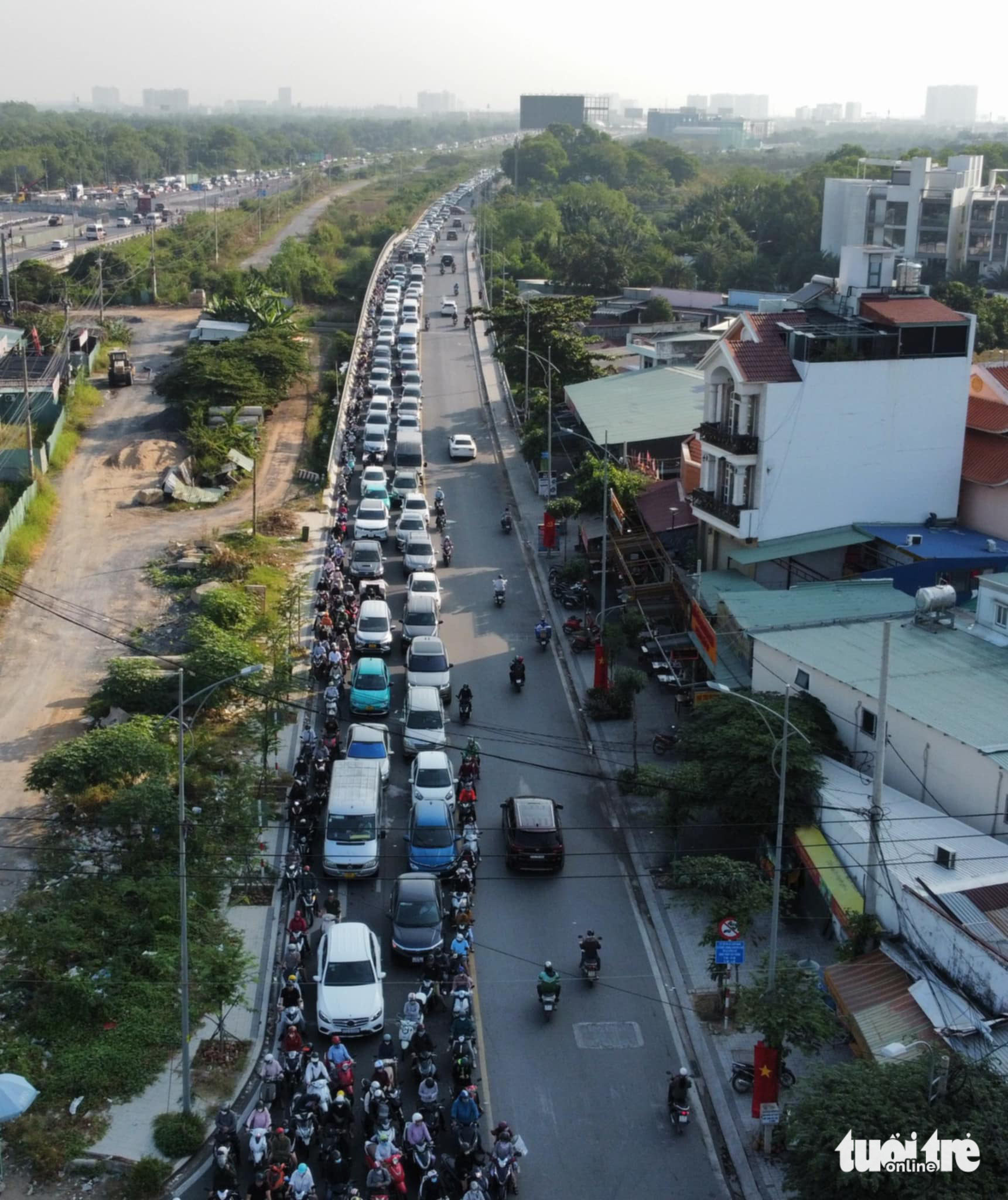 Cháy xe, tai nạn trên cao tốc TP.HCM - Long Thành - Dầu Giây, kẹt dài hàng chục km tới nút An Phú - Ảnh 6.