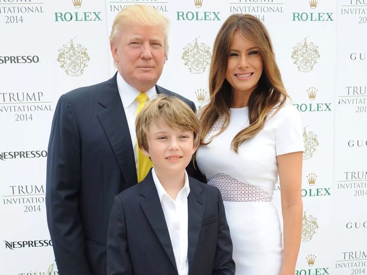 'Hoàng tử' Barron Trump gây sốt trong lễ nhậm chức của cha- Ảnh 3.