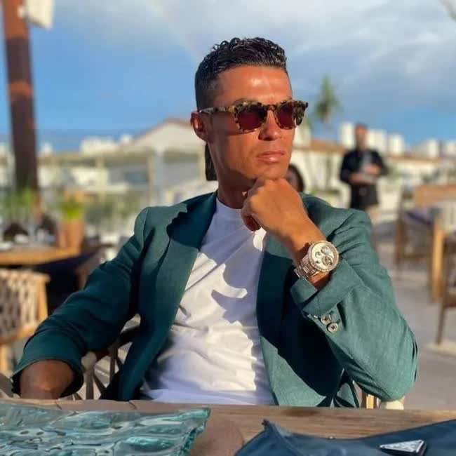 Cách Ronaldo tiêu tiền khi mỗi sáng thức dậy đều có 14 tỷ: Dinh thự, du thuyền đủ cả nhưng giá trị đều thua một thứ- Ảnh 5.