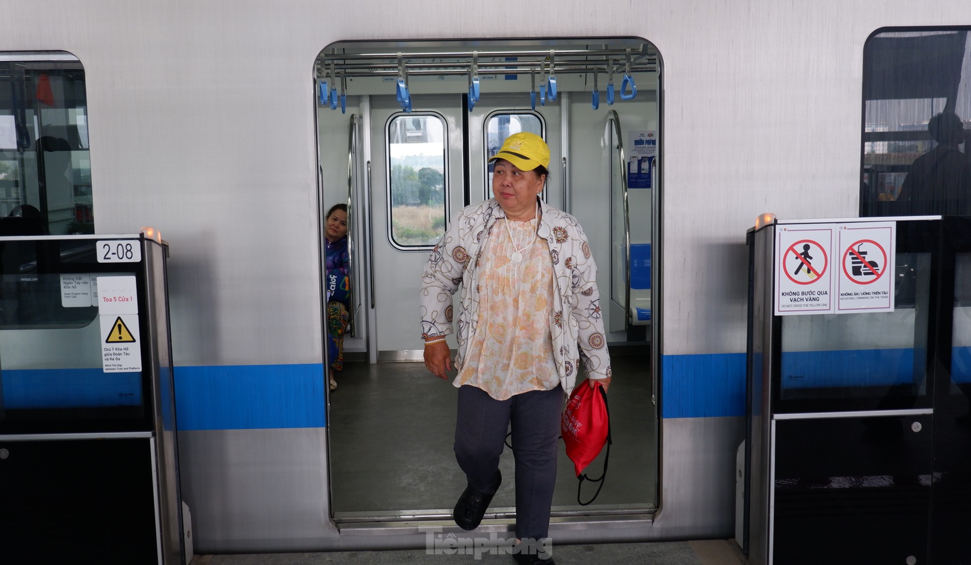 Hình ảnh chuyến tàu metro TPHCM ngày cuối vận hành miễn phí- Ảnh 14.