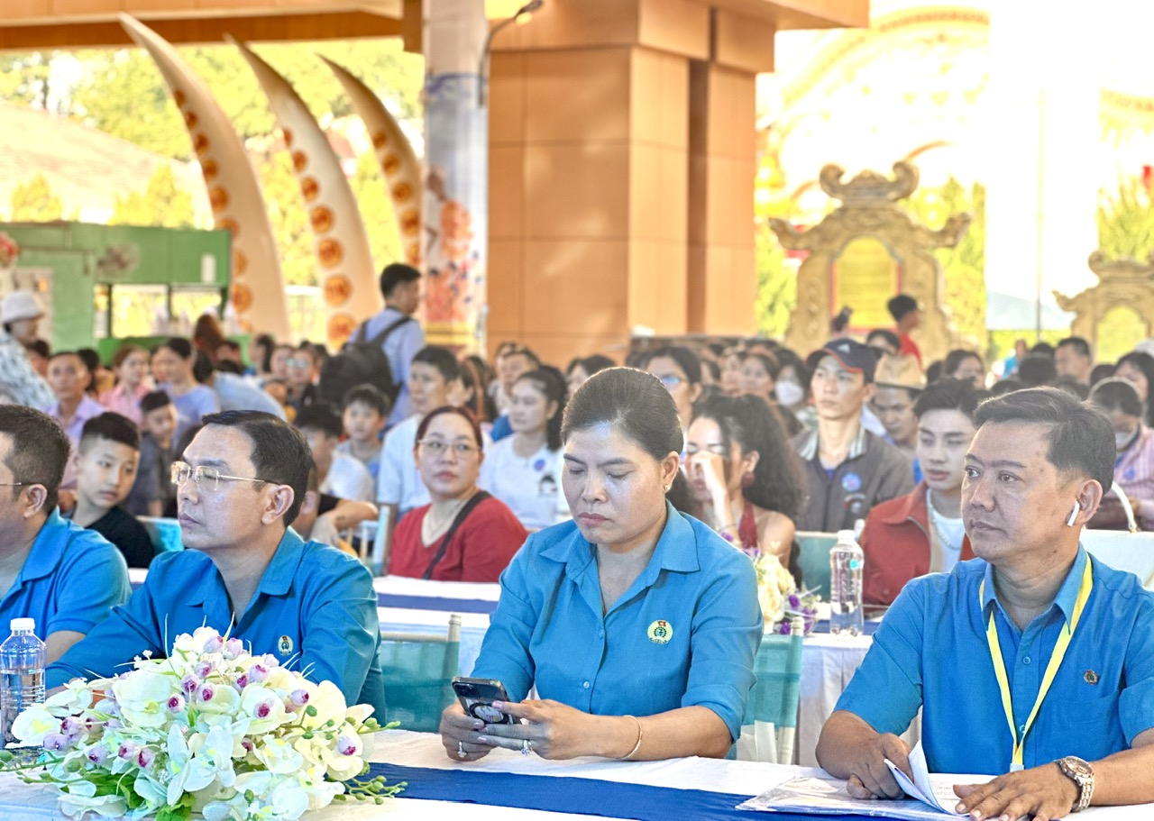 10.000 gia đình công nhân - lao động vui Tết cùng thành phố- Ảnh 3.