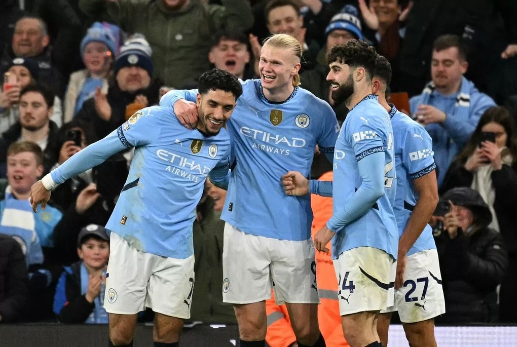 Tân binh Man City ra mắt thảm họa, HLV Pep Guardiola nói điều bất ngờ - 2