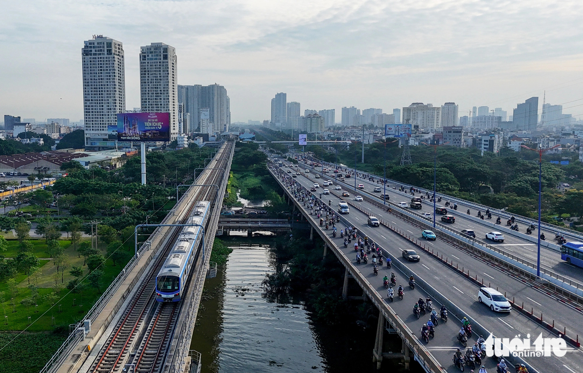 Phát triển metro là ‘chìa khóa’ giải quyết kẹt xe ở TP.HCM - Ảnh 2.