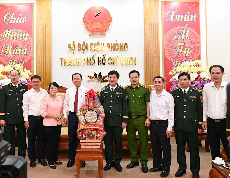 Bí thư Nguyễn Văn Nên thăm các đơn vị trực Tết Nguyên đán - Ảnh 2.