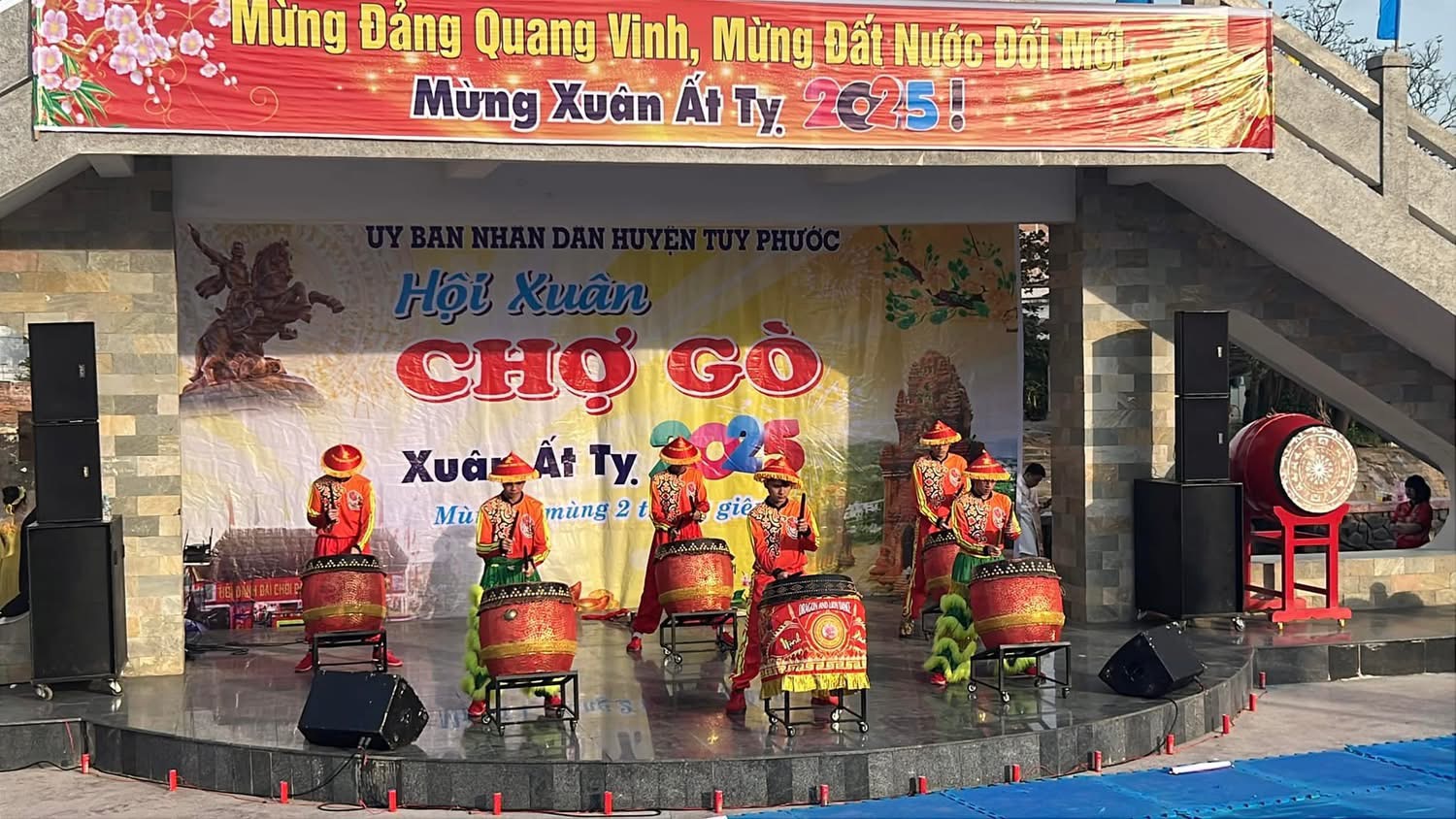 Phiên chợ không nói thách, trả giá, mỗi năm chỉ mở vào mùng 1 Tết- Ảnh 4.