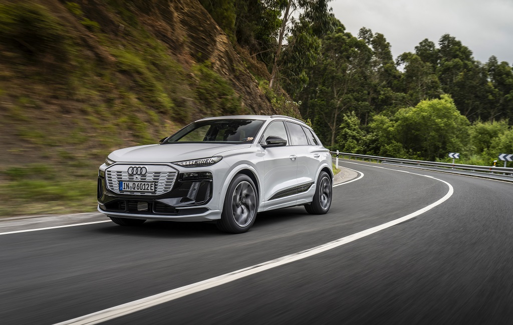 Audi 'dằn mặt' Volvo khi SUV điện Q6 e-tron được đánh giá an toàn tối đa- Ảnh 1.