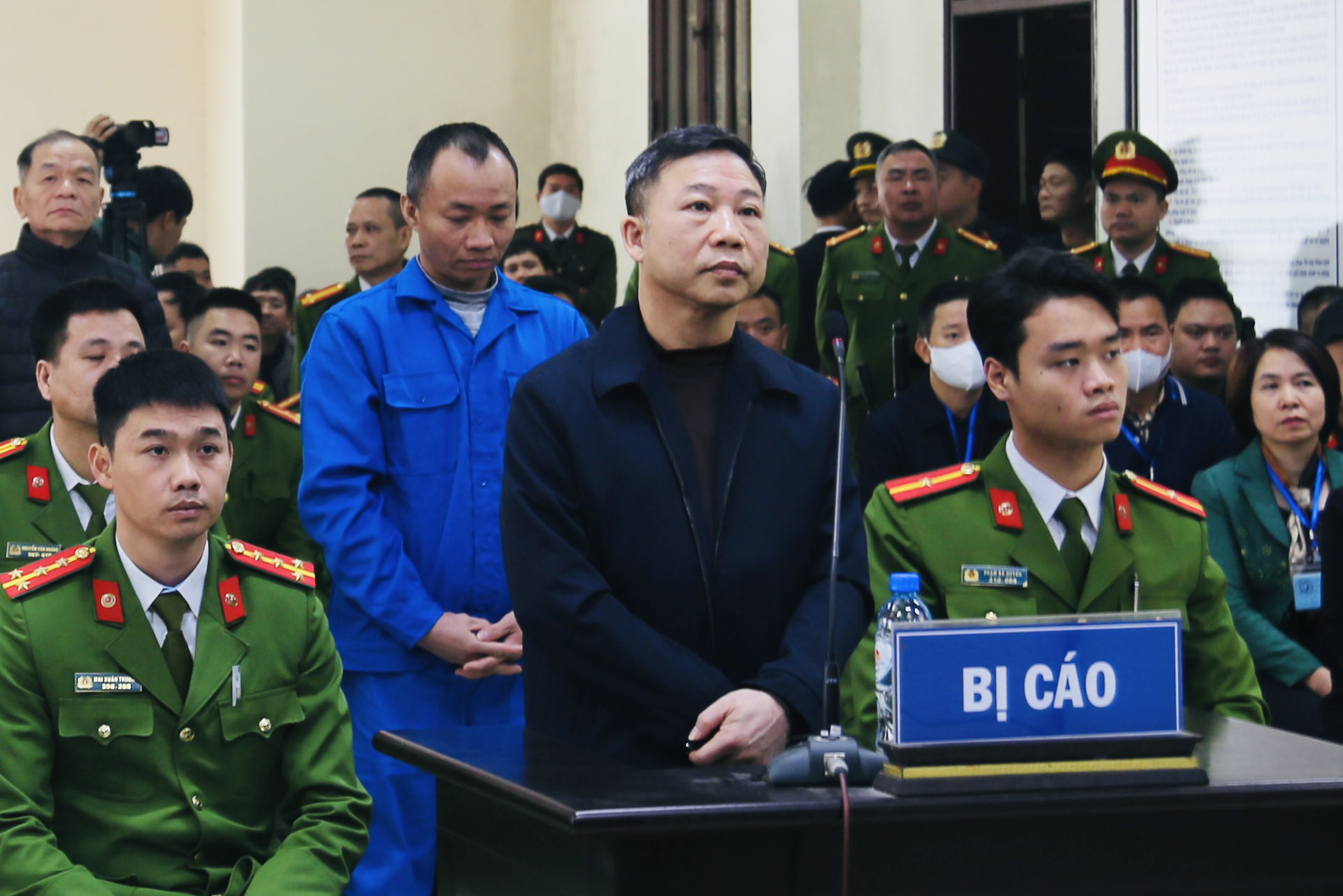 Ông Lưu Bình Nhưỡng: 'Chưa bao giờ gợi ý ai về tiền bạc, đây là phong cách cả cuộc đời tôi' - Ảnh 1.