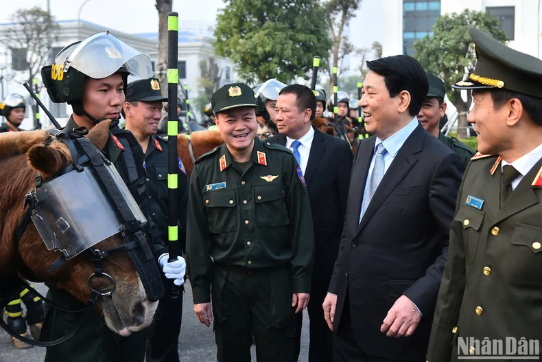 Chủ tịch nước Lương Cường thăm, chúc Tết Bộ Tư lệnh Cảnh sát cơ động ảnh 1