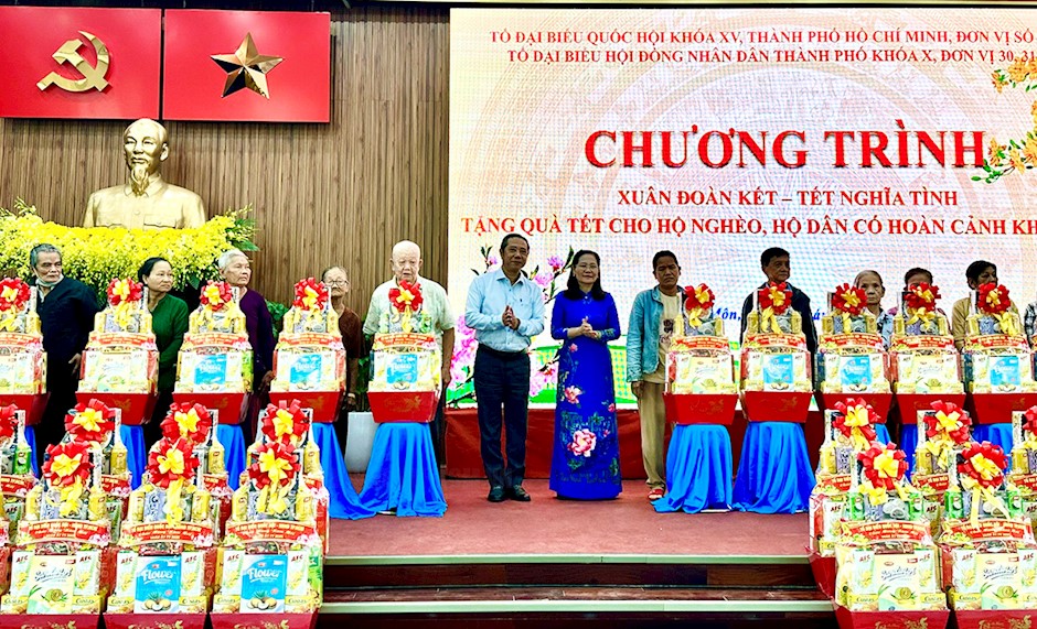 Lãnh đạo Chính phủ, TP HCM thăm, chúc Tết tại các cơ quan, địa phương- Ảnh 2.