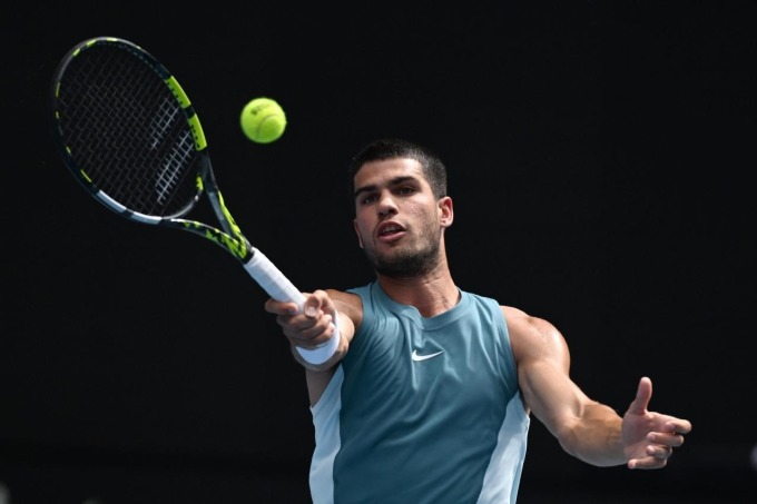 Alcaraz trong trận gặp Jack Draper, ở vòng bốn Australia Mở rộng hôm 19/1 trên sân Rod Laver, Melbourne. Ảnh: ATP