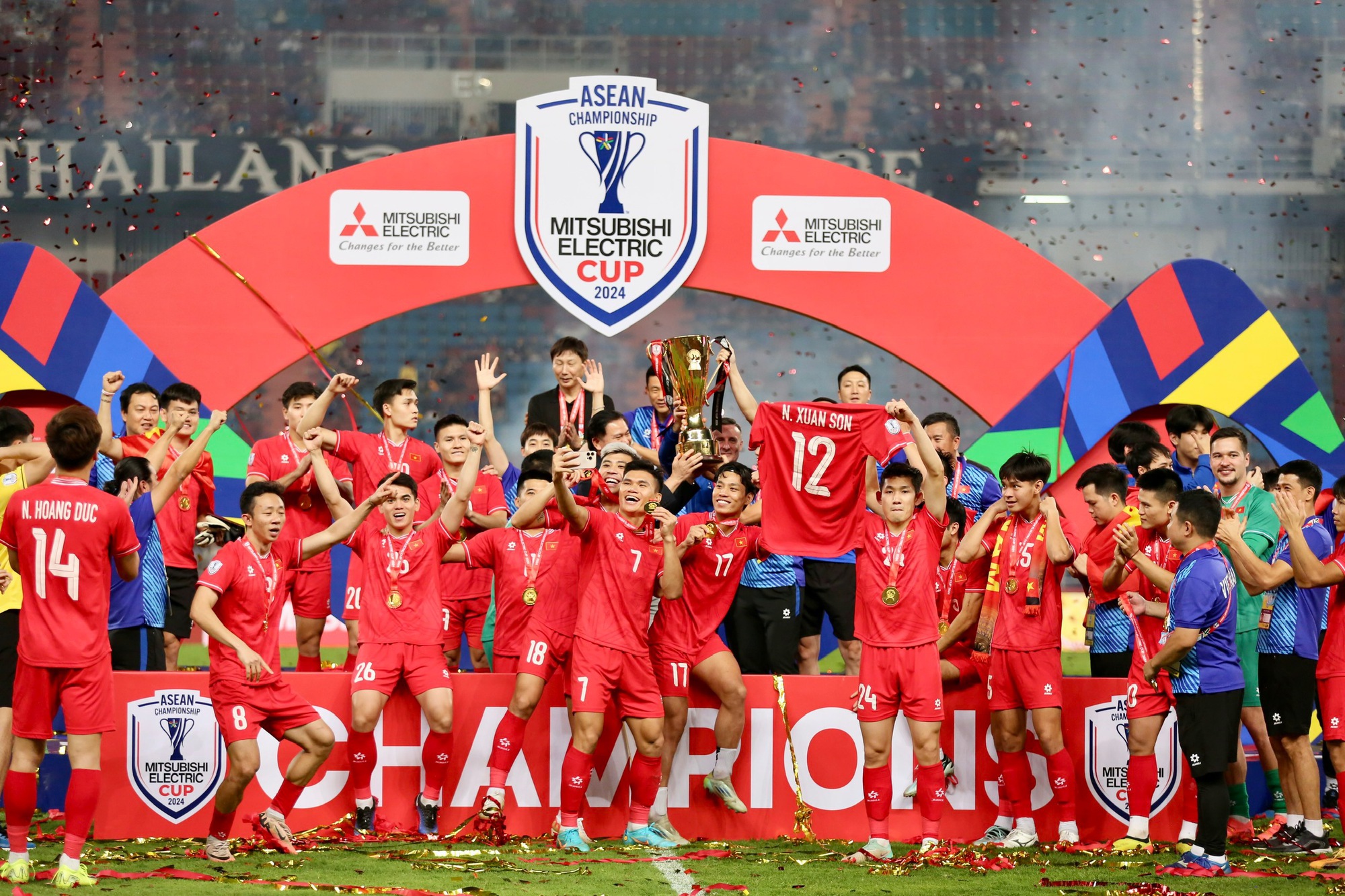 Đề xuất trao Huân chương Lao động hạng nhất cho đội tuyển Việt Nam - tân vương AFF Cup 2024- Ảnh 2.