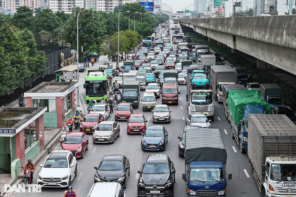 Vì sao điểm đen ùn tắc Khuất Duy Tiến - Nguyễn Trãi chưa hạ nhiệt? - 1