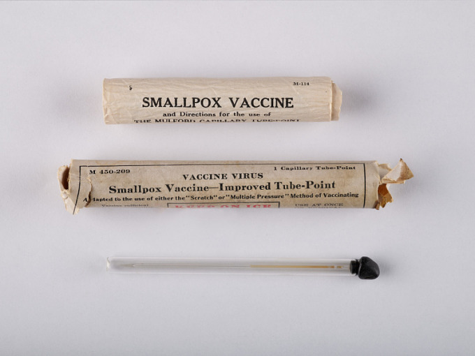 Loại vaccine đậu mùa được sử dụng năm 1934. Ảnh:Bảo tàng lịch sử quốc gia Mỹ