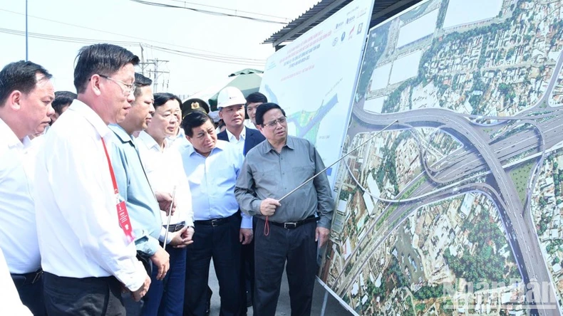 Thủ tướng Phạm Minh Chính dự khởi công Dự án cao tốc Thành phố Hồ Chí Minh-Thủ Dầu Một-Chơn Thành ảnh 9