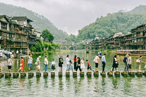 Lý do tour du lịch Trung Quốc có giá hời dịp hè