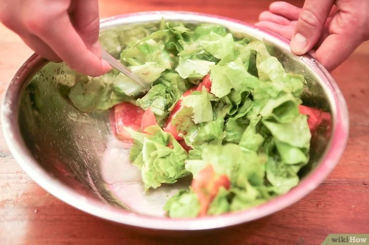 Cách làm món salad nhanh gọn cho bữa ăn nhiều thịt cá - 2