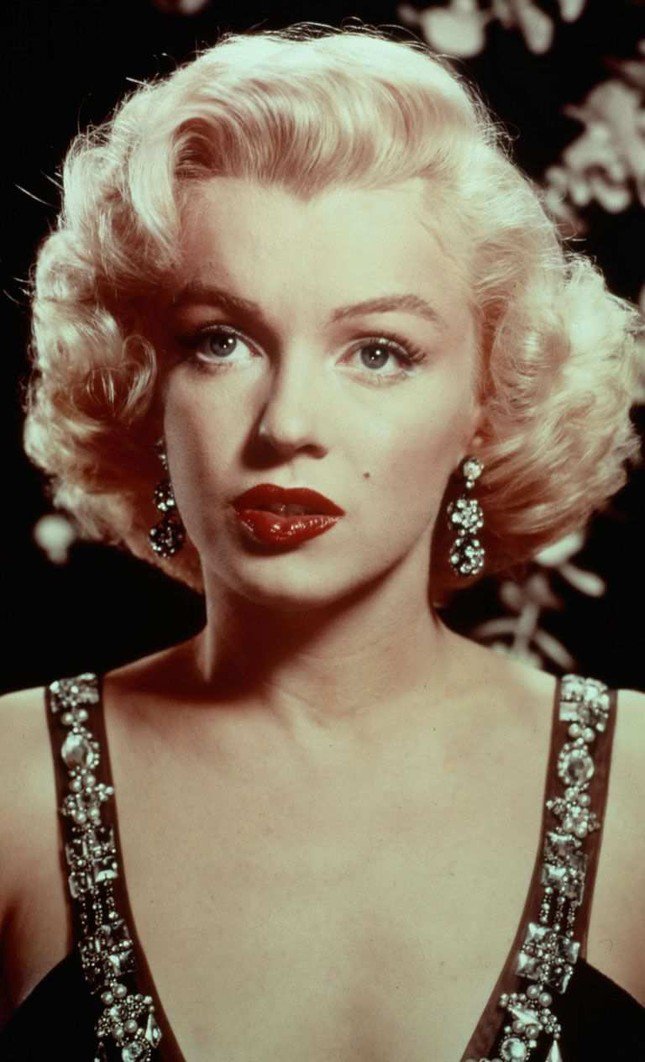 Những bí quyết giữ gìn nhan sắc của "biểu tượng màn bạc" Marilyn Monroe - 4