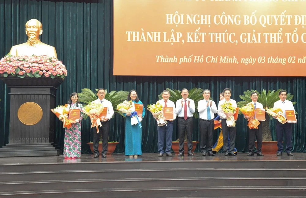 TP.HCM kết thúc hoạt động 3 ban cán sự Đảng, 11 Đảng và giải thể 7 cơ quan Đảng -ban-can-su-dang-TPHCM-giai-the-cac-to-chuc-dang (2).jpg