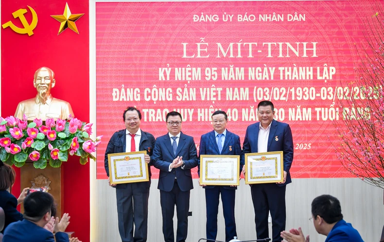 Báo Nhân Dân tổ chức mít-tinh kỷ niệm 95 năm Ngày thành lập Đảng ảnh 3