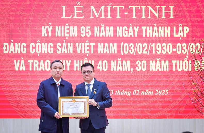 Báo Nhân Dân tổ chức mít-tinh kỷ niệm 95 năm Ngày thành lập Đảng ảnh 4