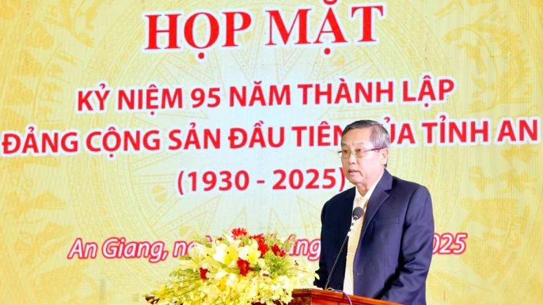 An Giang tổ chức họp mặt kỷ niệm 95 năm thành lập Chi bộ Đảng Cộng sản đầu tiên của tỉnh (1930-2025) ảnh 2