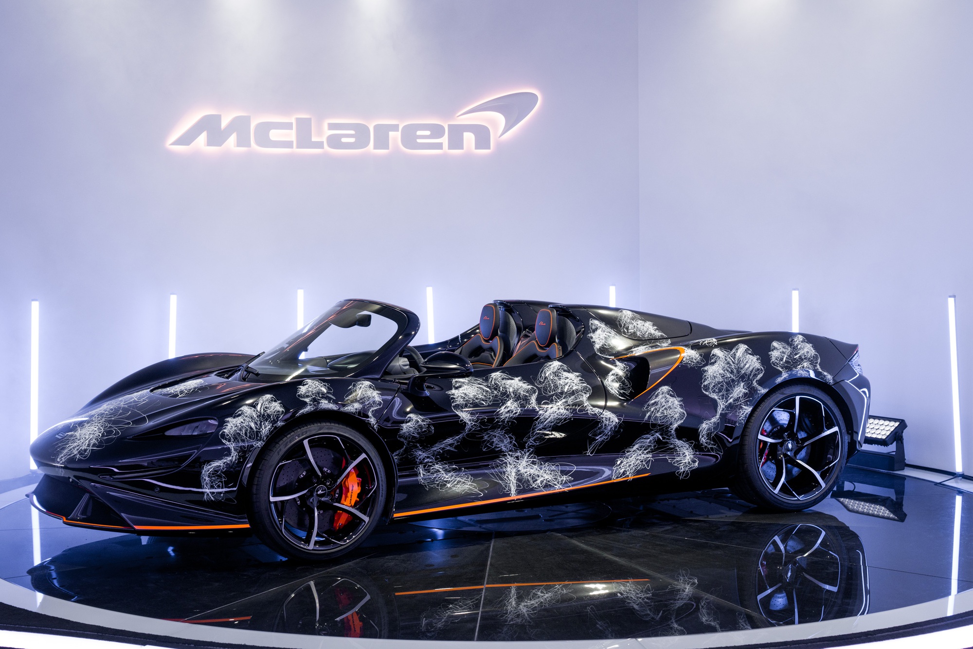 Ra biển McLaren Elva sau hơn 1 năm 