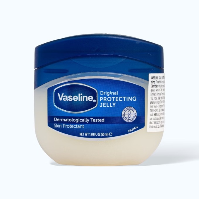 Vaseline là món mỹ phẩm làm đẹp ít tiền mà đa dụng.