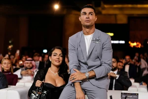 Siêu mẫu quyến rũ Georgina Rodriguez của Ronaldo tự thưởng quà sinh nhật xa xỉ 