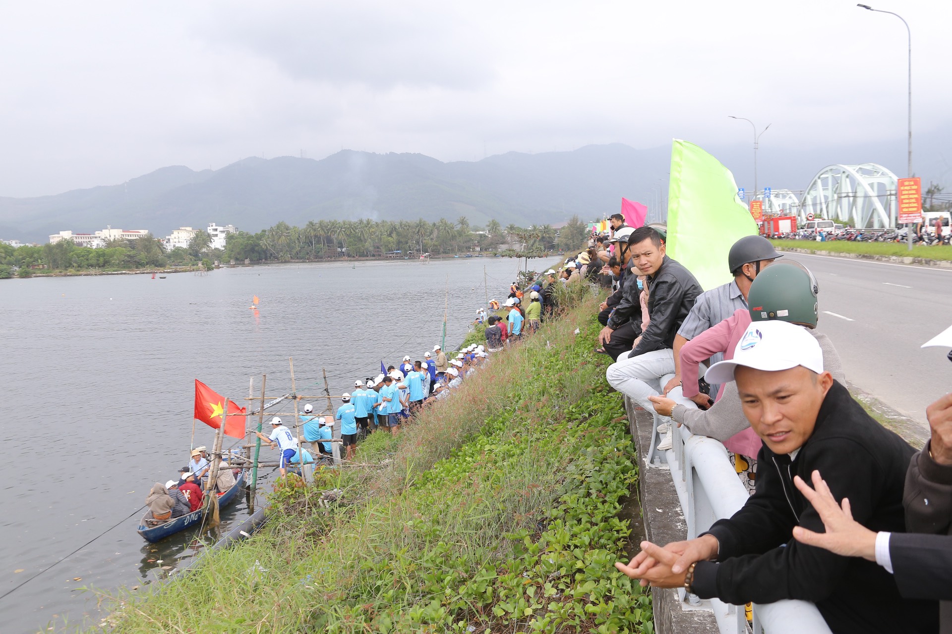 đua thuyền