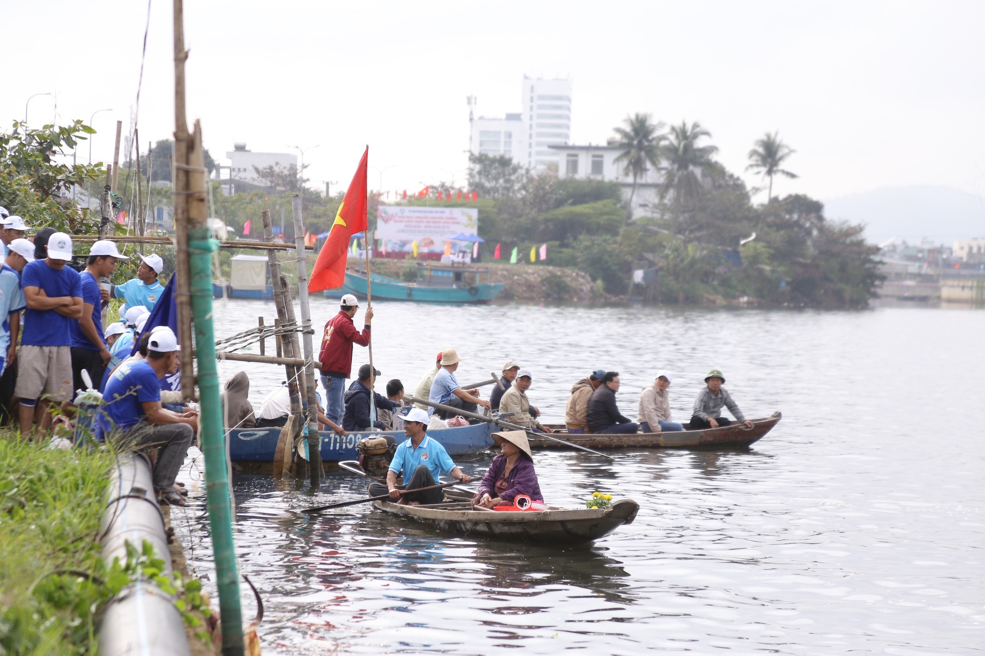 đua thuyền