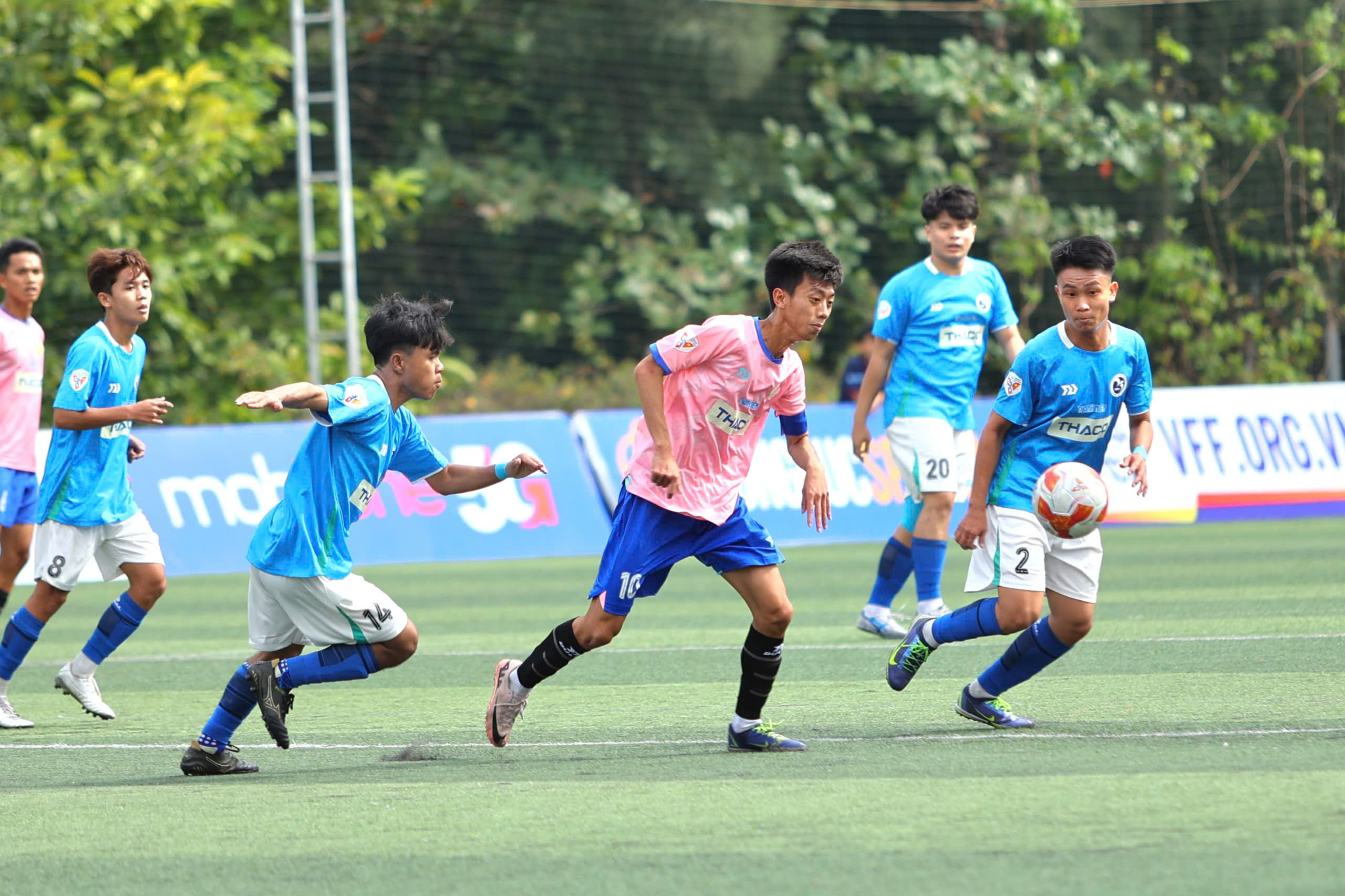 Trường ĐH Quy Nhơn 5-0 Trường ĐH Đà Lạt: Tân binh vào chung kết- Ảnh 2.