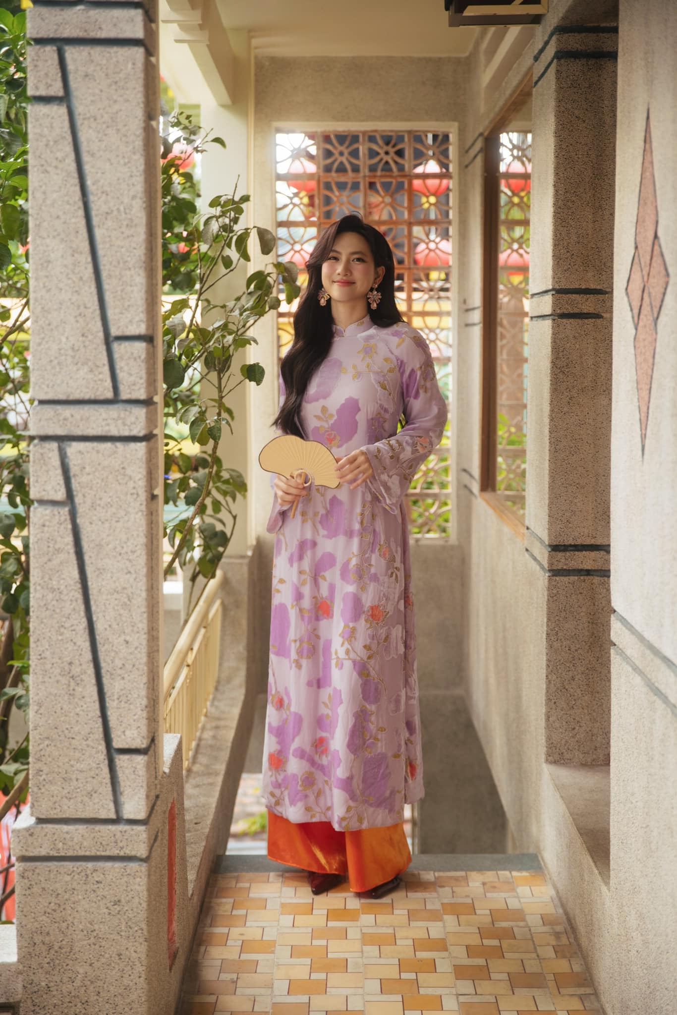 1738884510 633 Ao dai Tet cua sao Viet Mau ao duoc long