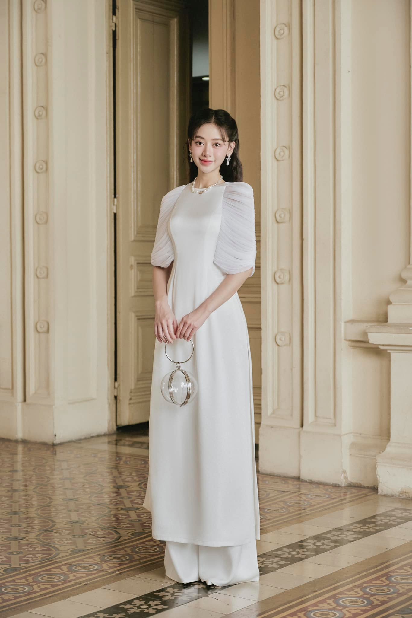 1738884513 888 Ao dai Tet cua sao Viet Mau ao duoc long