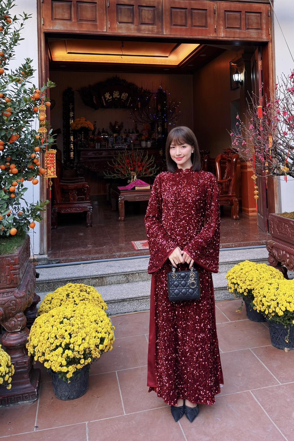 1738884522 985 Ao dai Tet cua sao Viet Mau ao duoc long