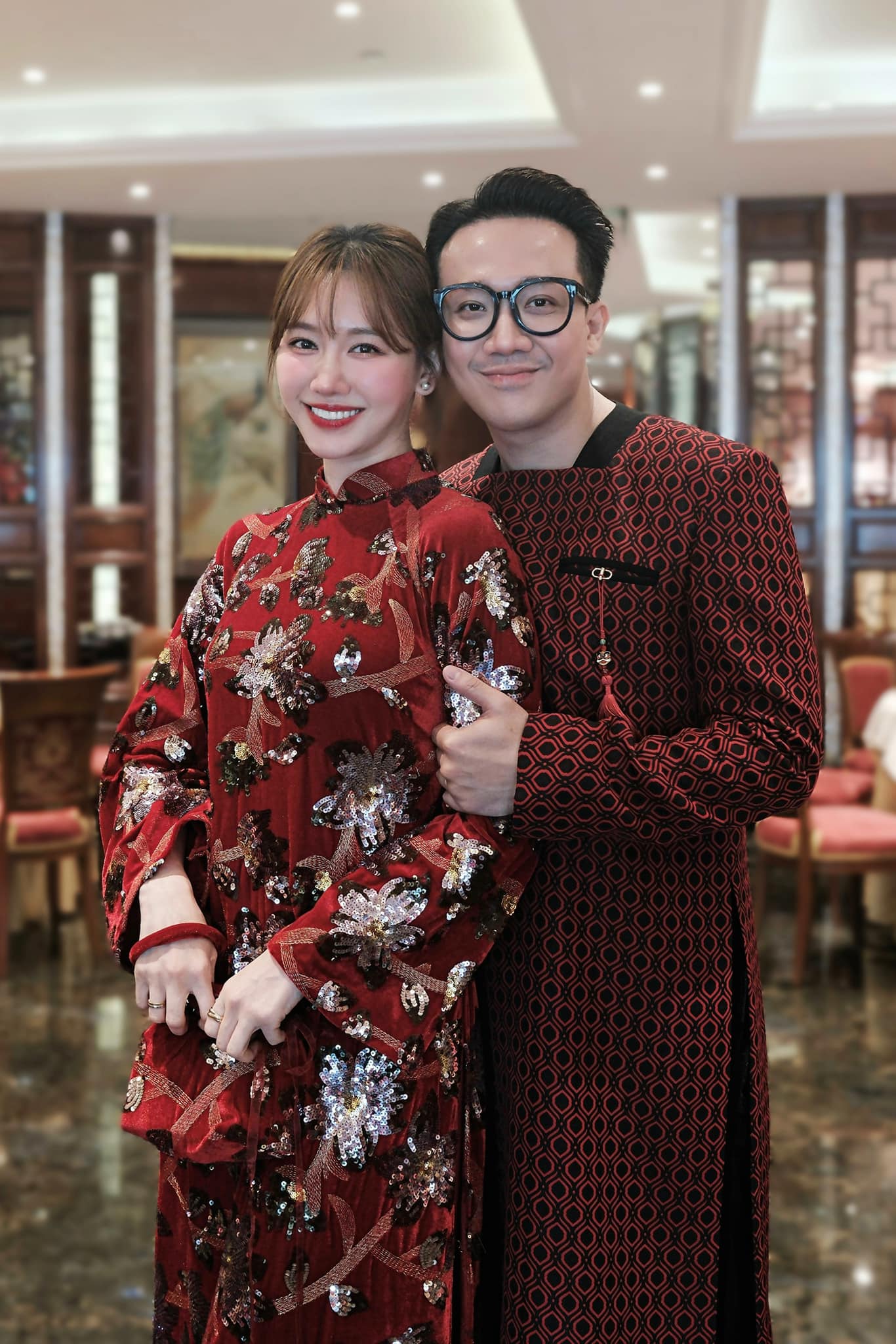 1738884524 717 Ao dai Tet cua sao Viet Mau ao duoc long