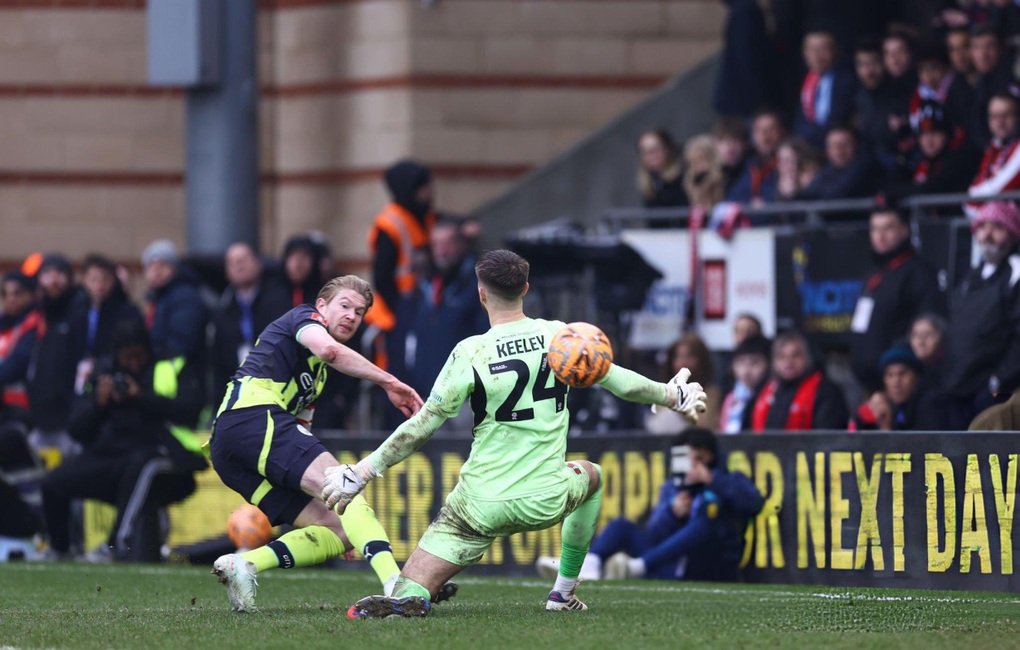 Man City vất vả giành chiến thắng, Chelsea chia tay FA Cup - 2