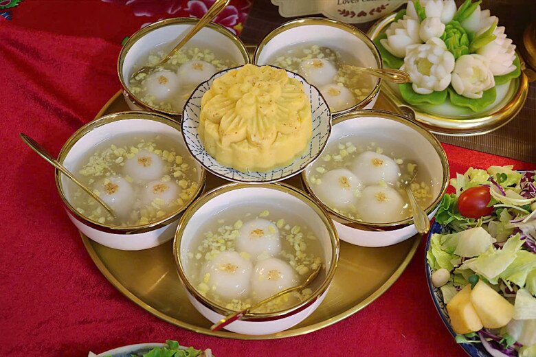 Chè kho và chè trôi nước.